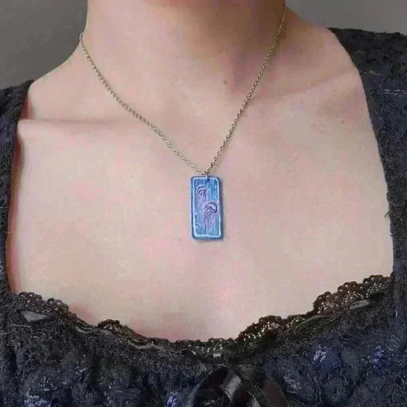 Jellyfish pendant necklace on a small silver chain ✦ Mermaid ocean lover style ✦ - Picture 3 of 7